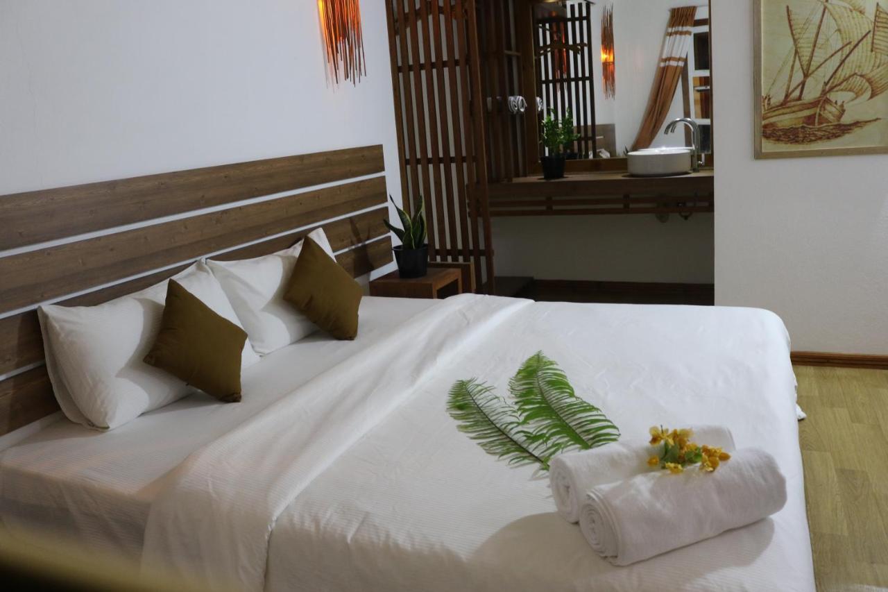 Rasdhoo Wave Blue Bed and Breakfast Exteriör bild