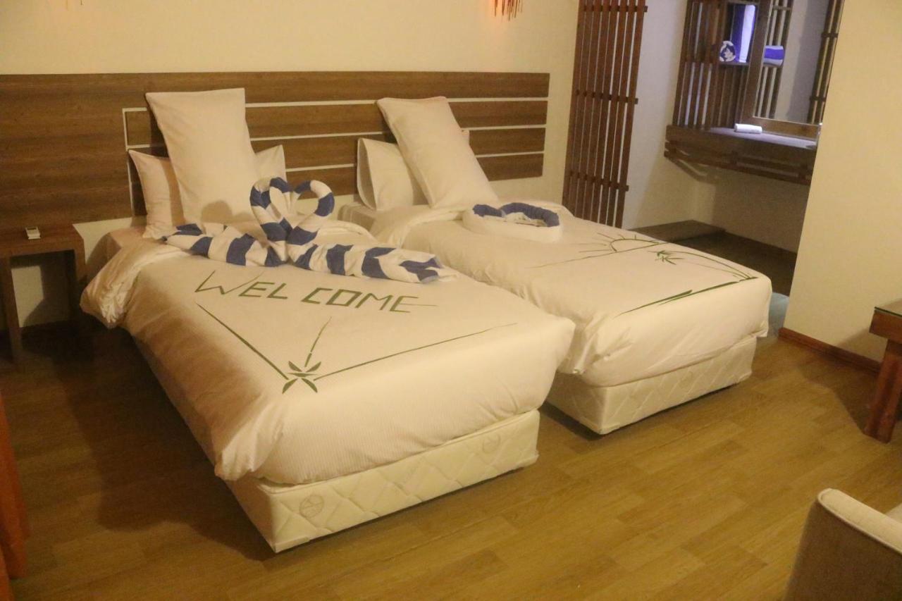 Rasdhoo Wave Blue Bed and Breakfast Exteriör bild